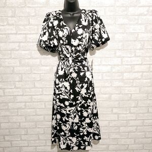 Julia‎ Jordan Floral Dress
